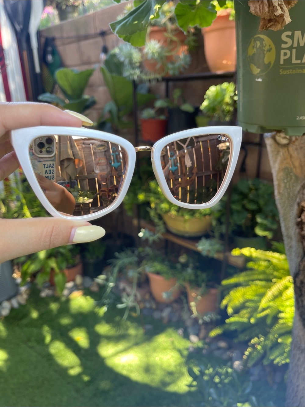 Quay Australia White Cat-Eye Sunglasses with Mirrored Lenses - Picture 3 of 5